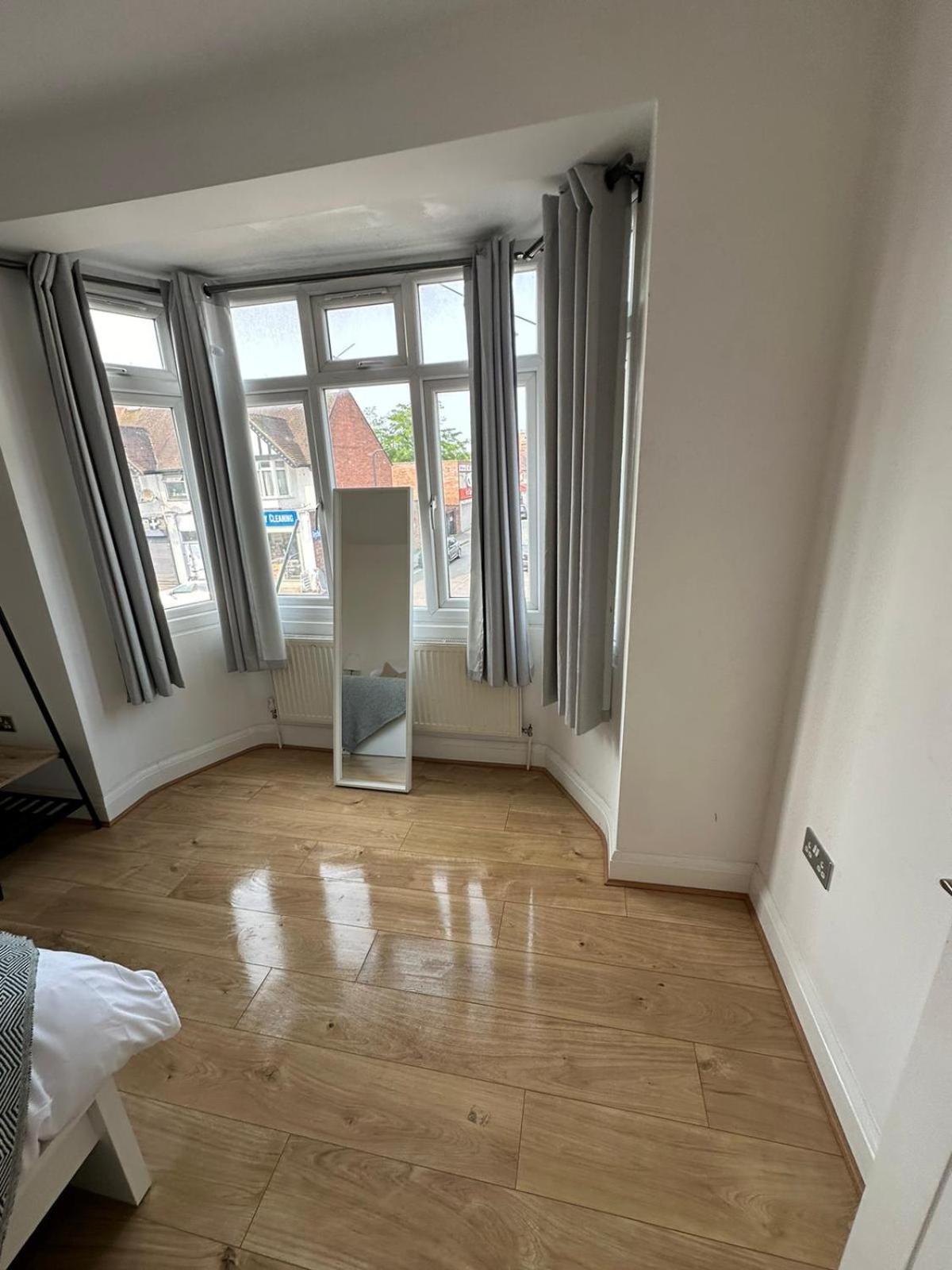 Central & Cozy 3Br Apt - High Chair - Free Parking London Exterior photo