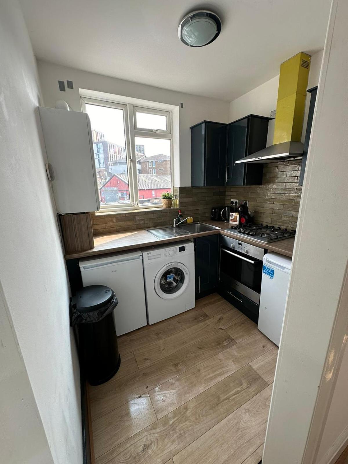 Central & Cozy 3Br Apt - High Chair - Free Parking London Exterior photo